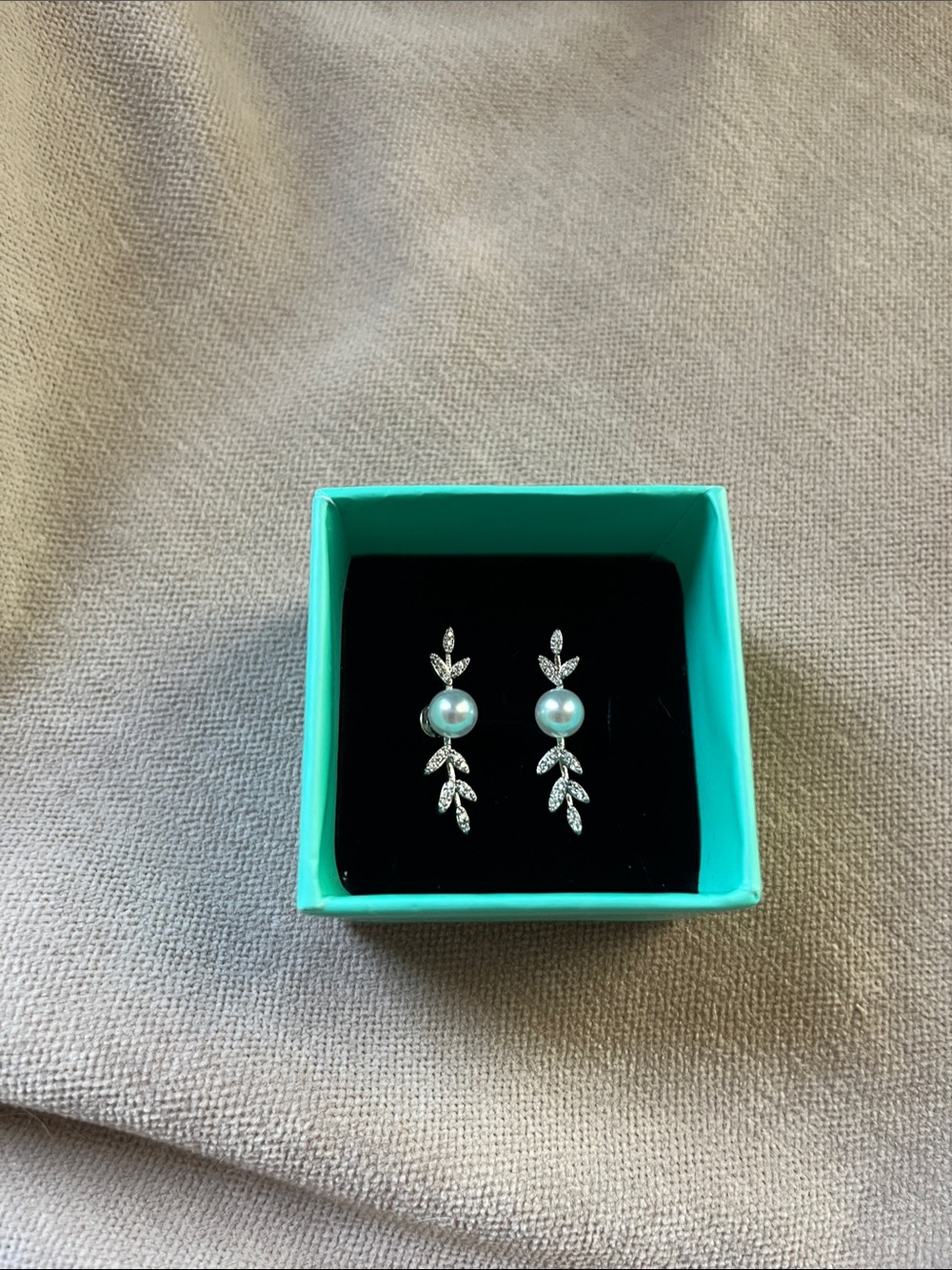 Elegant Blue Pearl and Leaf Drop Earrings - Women Jewelry
